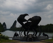 Khao Kanab Nam with mental crabs