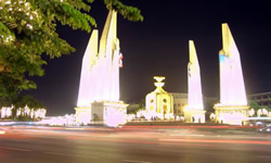 Lighting Display on Ratchdamnoen Avenue, Mother Day