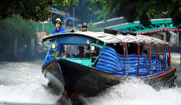 Khlong Saen Saeb Boat
